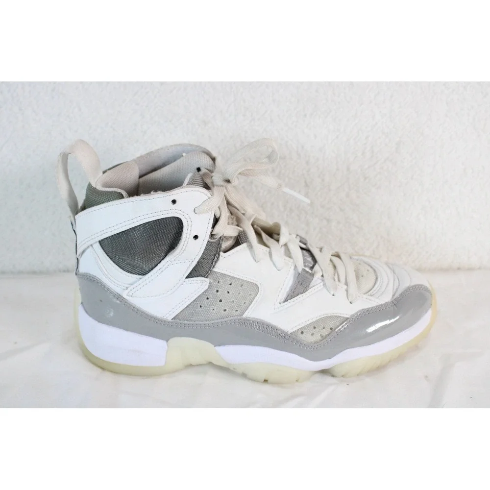 Jordan Jumpman Two Trey Mens 7 White Grey Basketball Shoes DR9631-002
